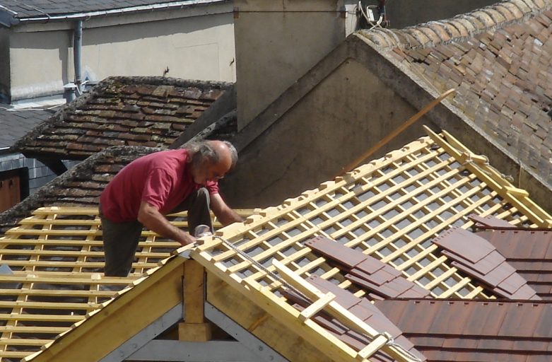 Rénovation de toiture : des éléments de réponses sur le coût des travaux